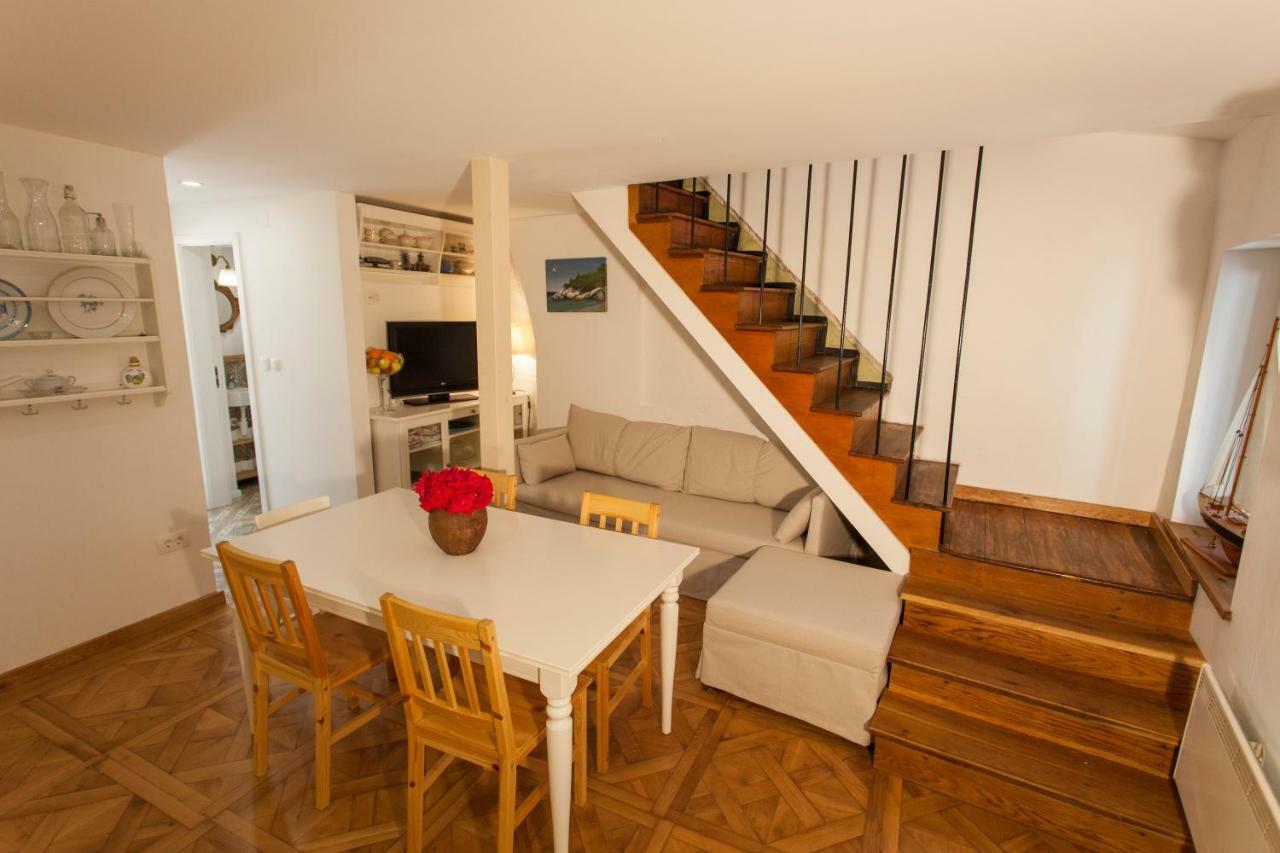 Barbarossa House With Parking Apartamento Cres Exterior foto
