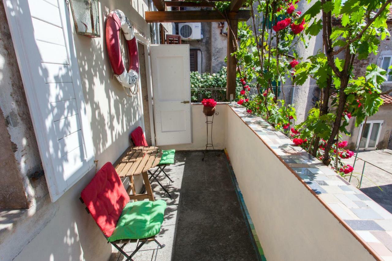 Barbarossa House With Parking Apartamento Cres Exterior foto