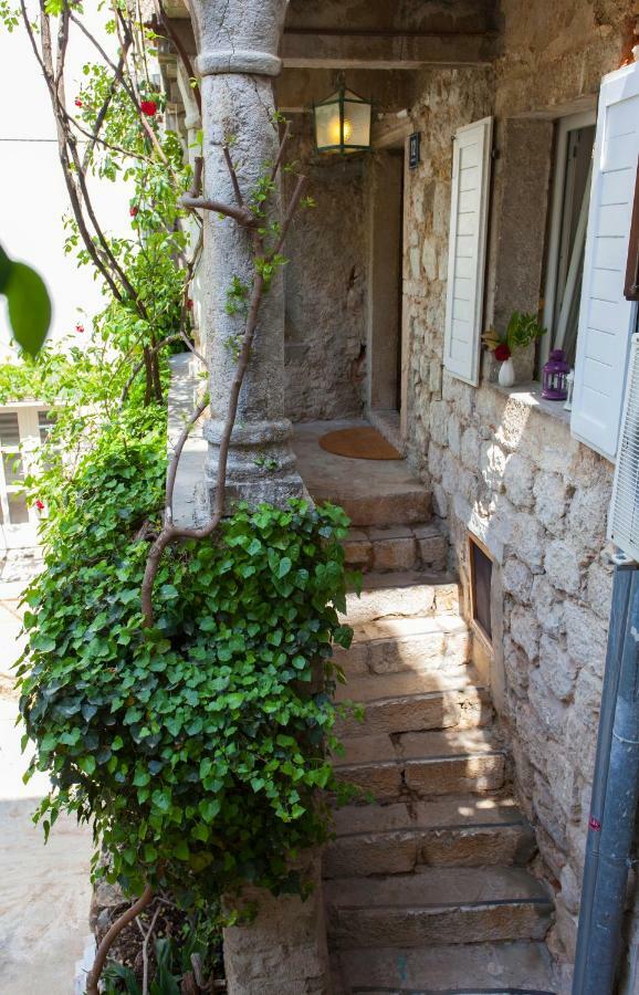 Barbarossa House With Parking Apartamento Cres Exterior foto